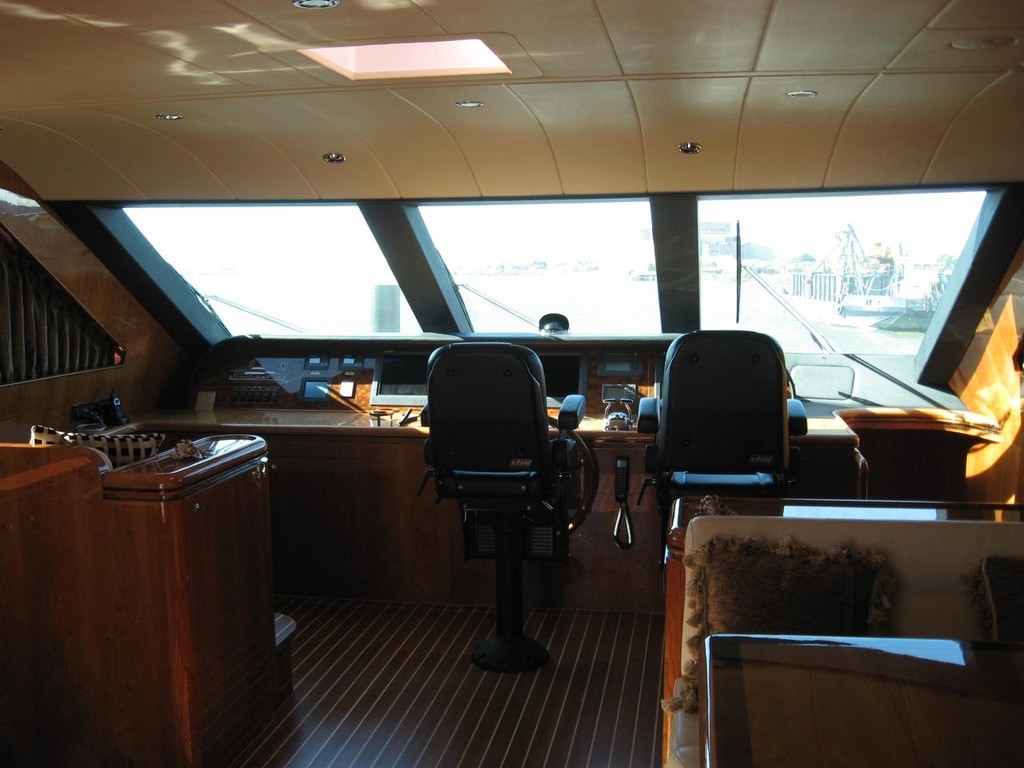 Horizon 98 - Command Station from top saloon area © Marine Auctions and Valuations . http://www.marineauctions.com.au